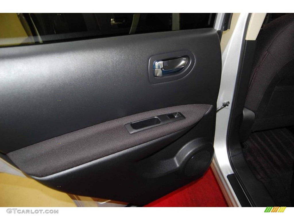 2011 Rogue SV - Silver Ice Metallic / Black photo #13