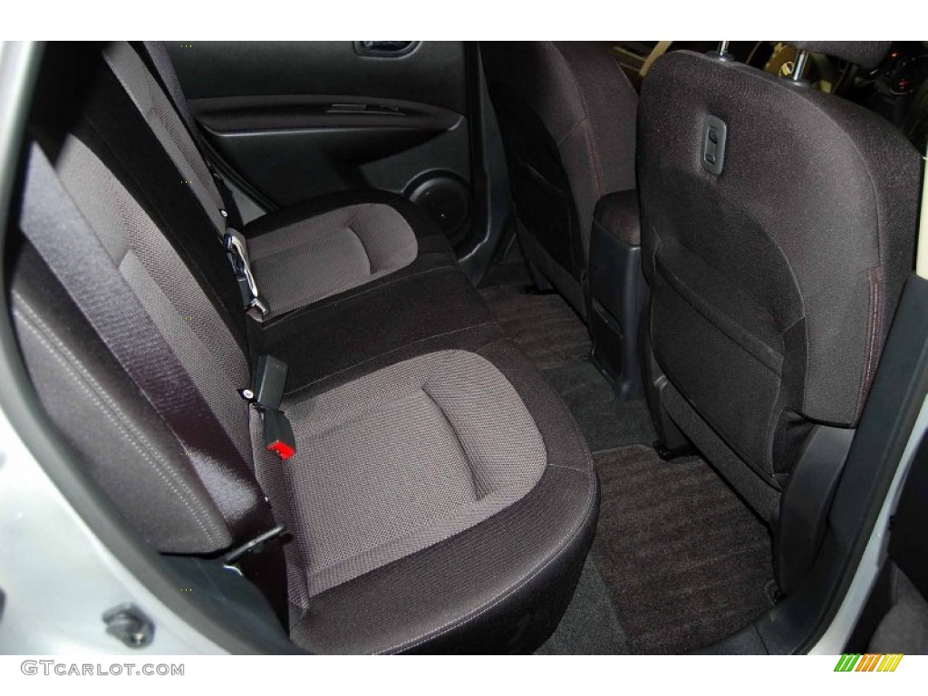2011 Rogue SV - Silver Ice Metallic / Black photo #17