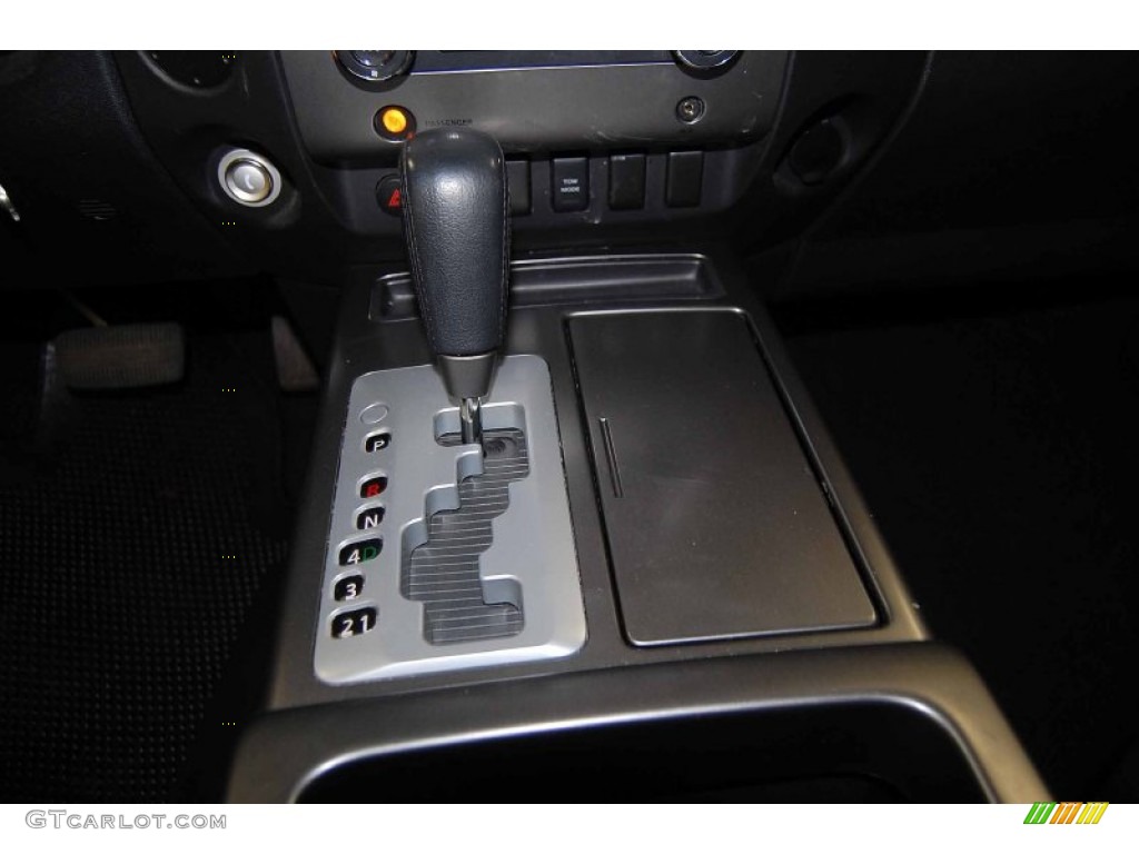 2008 Titan SE Crew Cab - Timberline Green / Charcoal photo #19