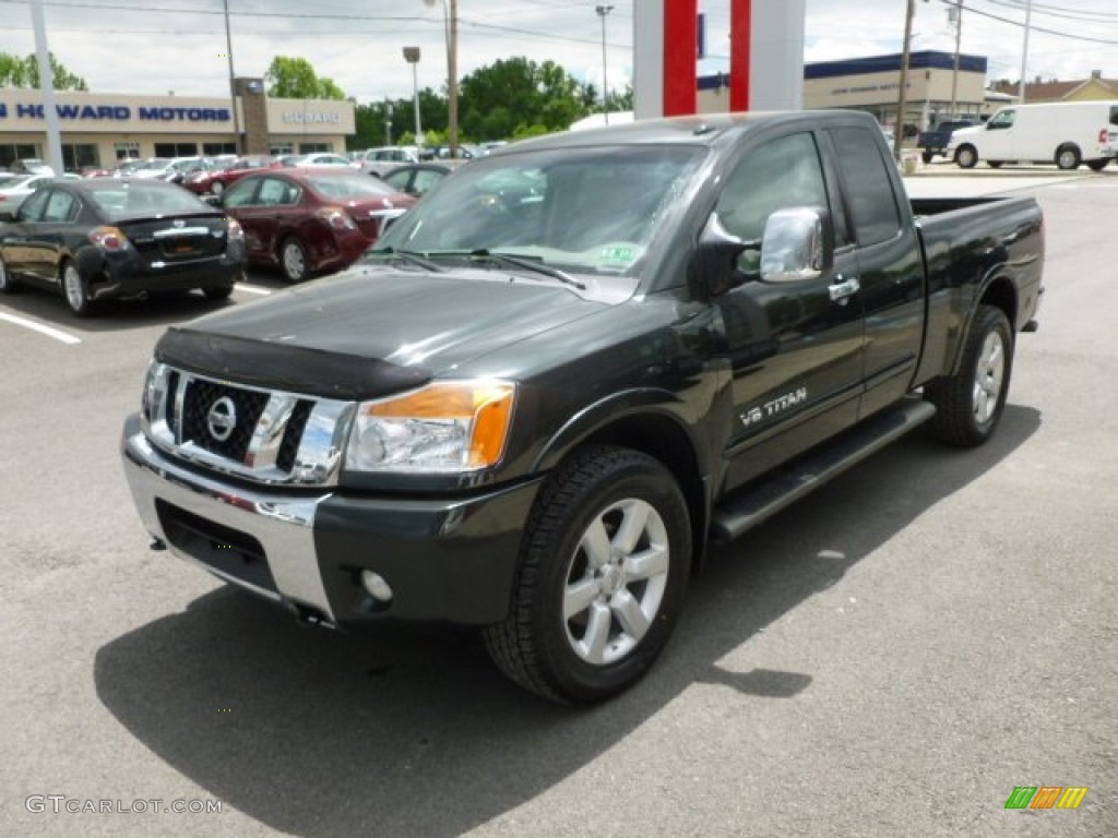 2008 Titan LE King Cab 4x4 - Timberline Green / Almond photo #4