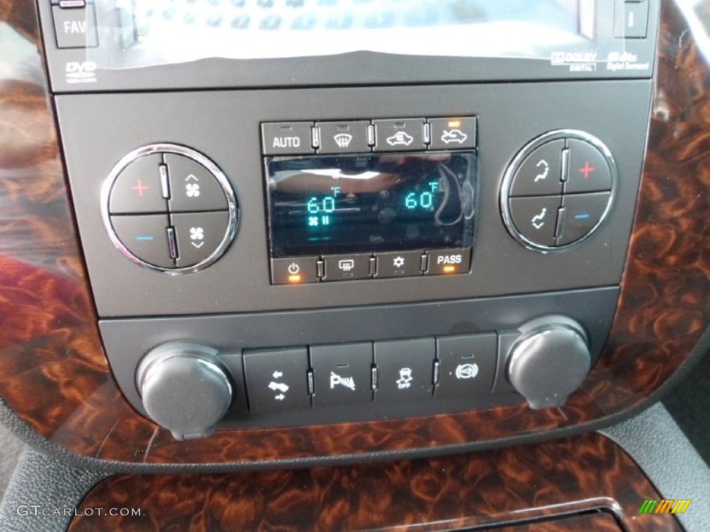 2012 GMC Sierra 3500HD Denali Crew Cab 4x4 Controls Photos