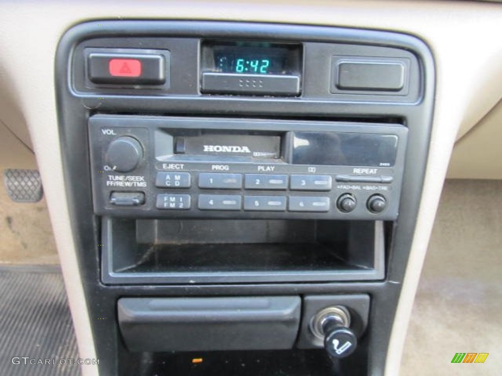 1996 Honda Accord LX Sedan Controls Photo #65492630