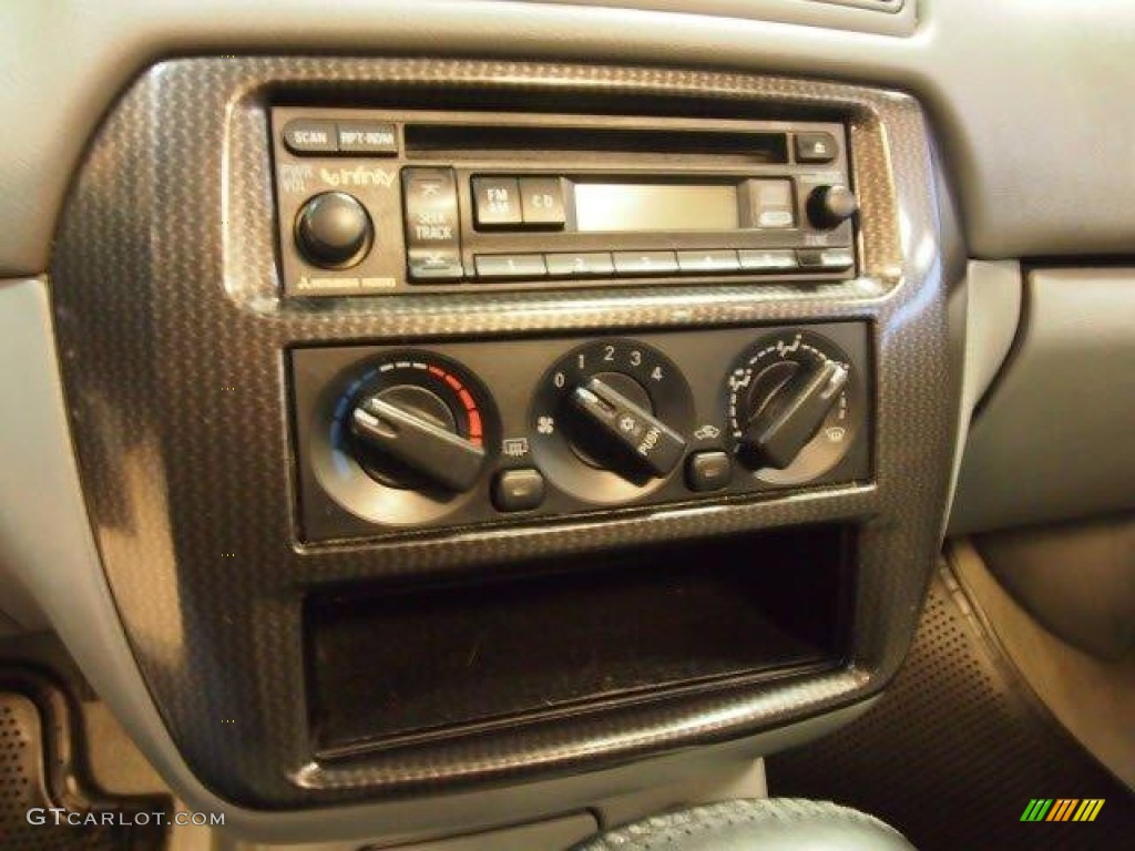 2002 Mitsubishi Galant GTZ Controls Photo #65493118