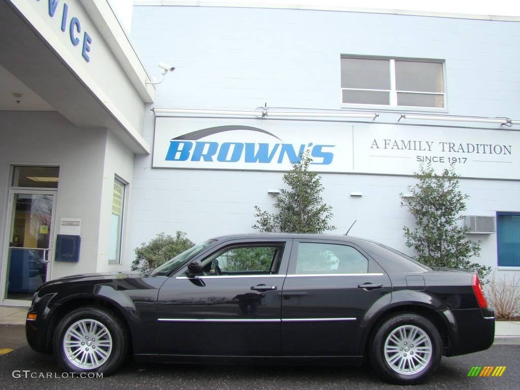 Brilliant Black Crystal Pearl Chrysler 300