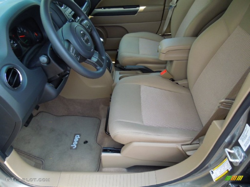 Dark Slate Gray/Light Pebble Beige Interior 2012 Jeep Patriot Sport 4x4 Photo #65494126
