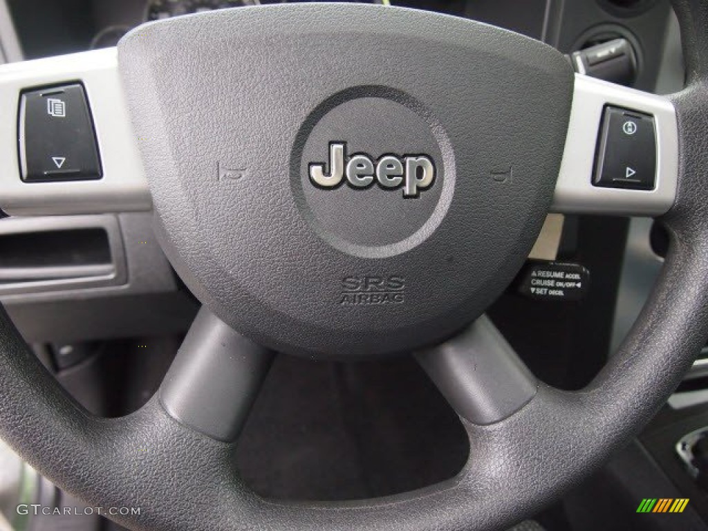 2008 Commander Sport 4x4 - Jeep Green Metallic / Dark Slate Gray photo #21
