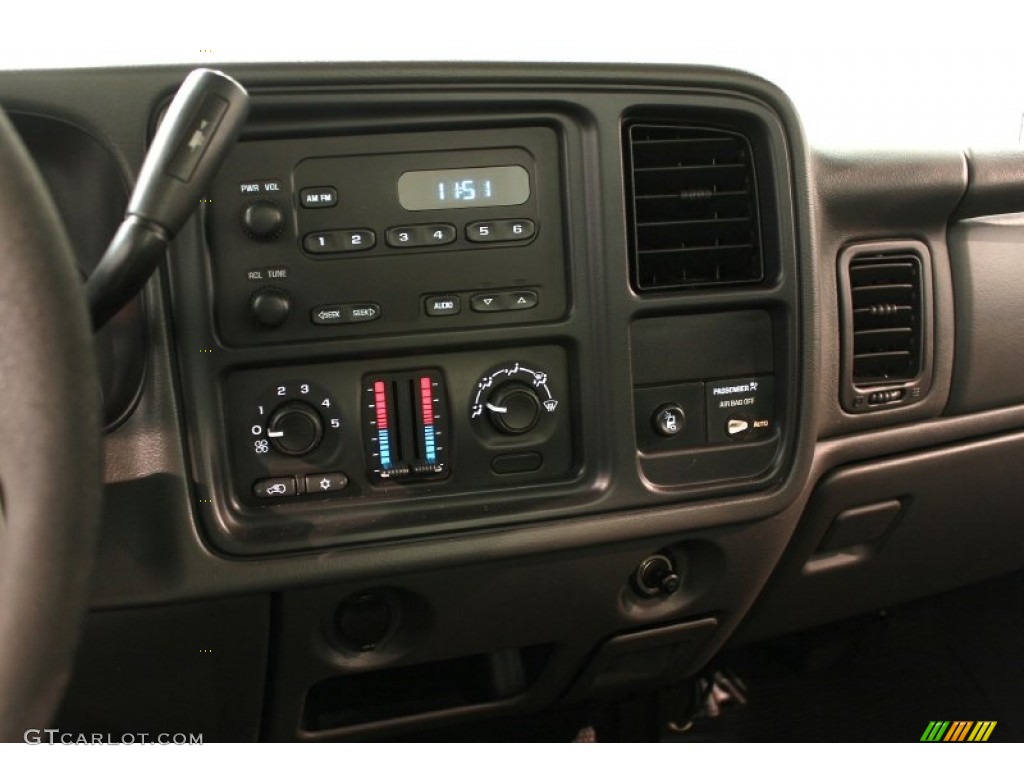 2003 GMC Sierra 1500 Regular Cab 4x4 Controls Photo #65497718