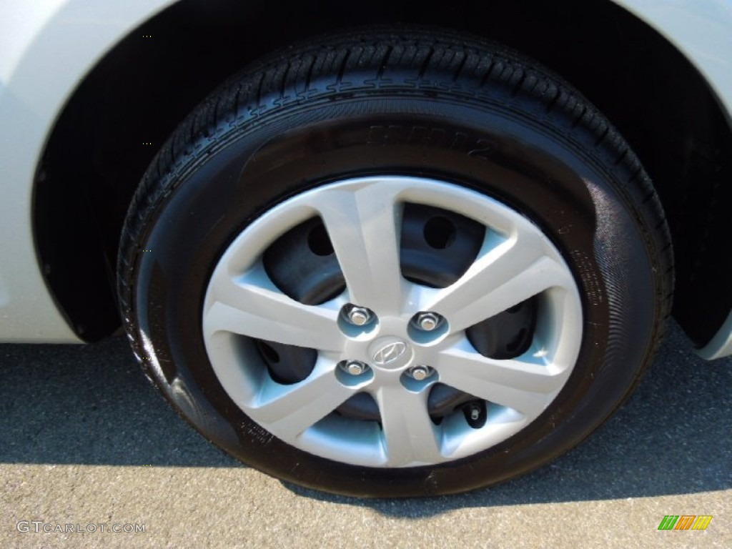 2010 Hyundai Accent GLS 4 Door Wheel Photo #65500334