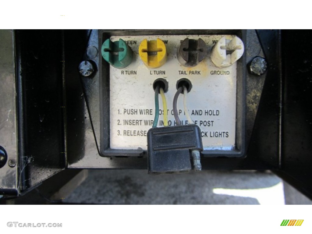 2008 E Series Cutaway E350 Commercial Moving Truck - Yellow / Medium Flint photo #29