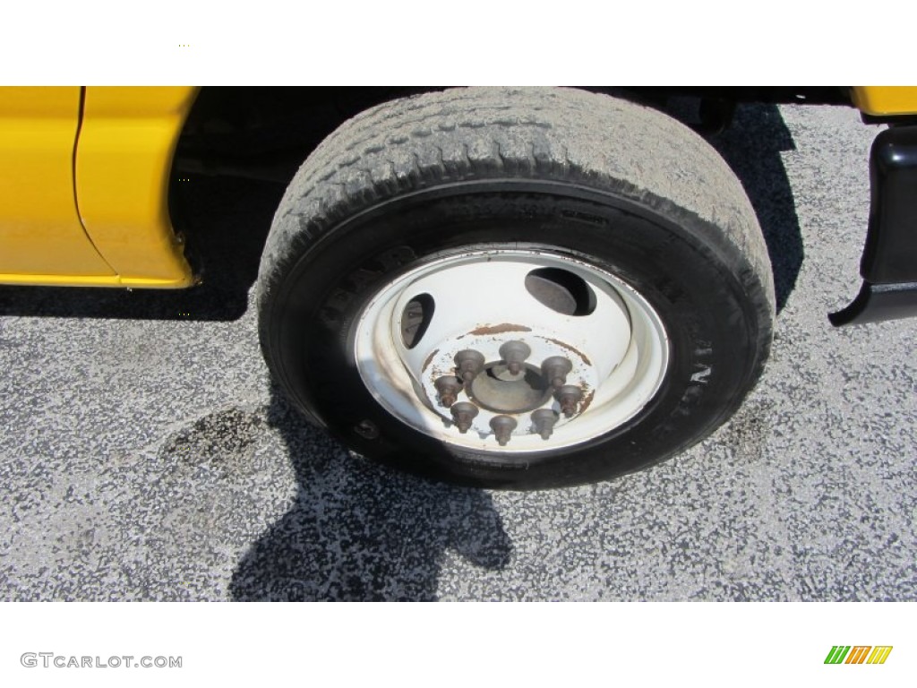 2008 E Series Cutaway E350 Commercial Moving Truck - Yellow / Medium Flint photo #33