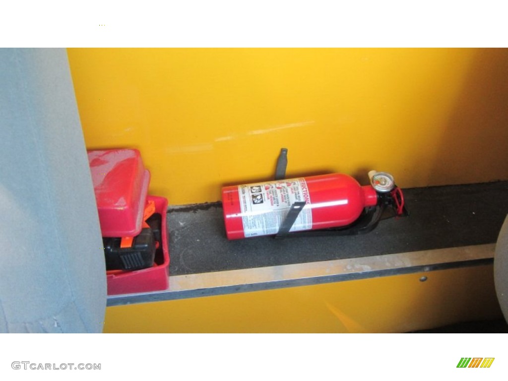 2008 E Series Cutaway E350 Commercial Moving Truck - Yellow / Medium Flint photo #51