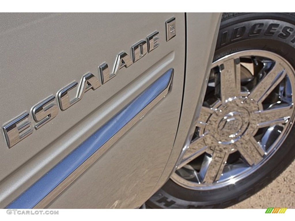 2007 Cadillac Escalade AWD Marks and Logos Photo #65503196