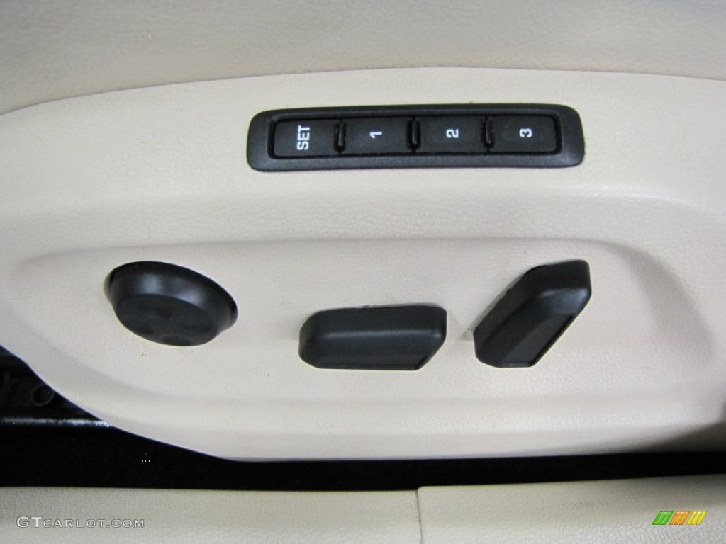 2009 Volkswagen Tiguan SEL 4Motion Controls Photo #65504681