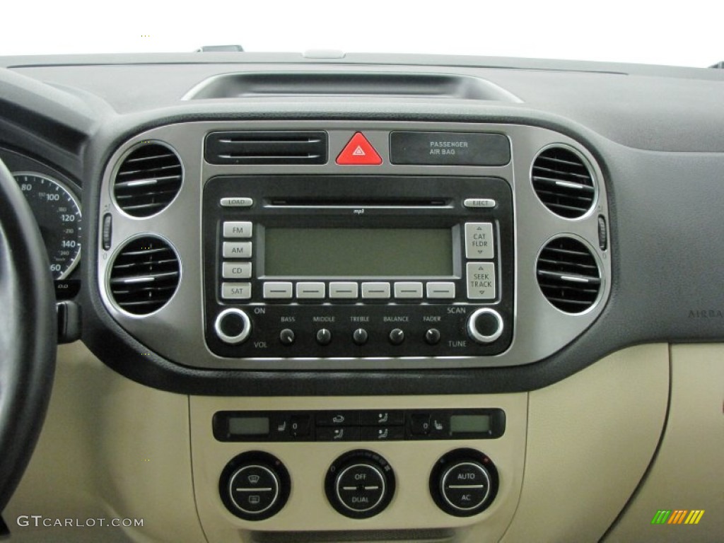 2009 Volkswagen Tiguan SEL 4Motion Controls Photo #65504815