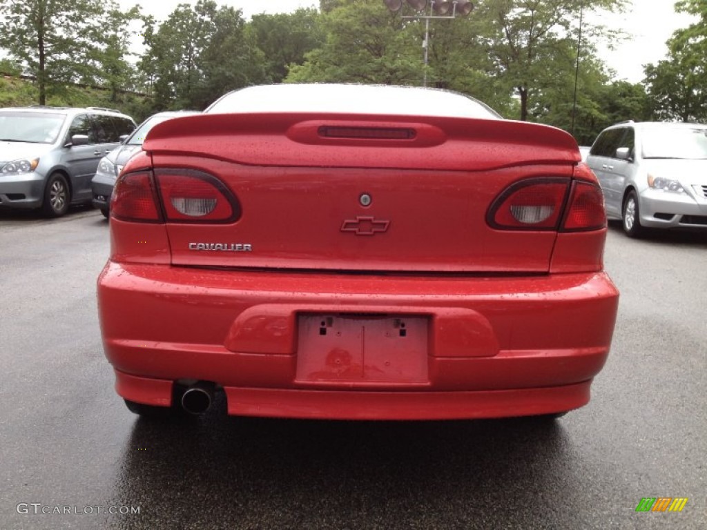 2002 Cavalier Z24 Coupe - Bright Red / Graphite photo #11