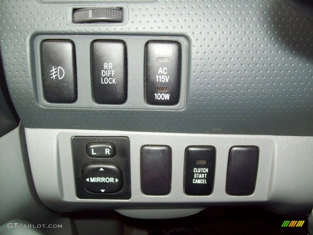 2005 Toyota Tacoma V6 TRD Access Cab 4x4 Controls Photo #65506156