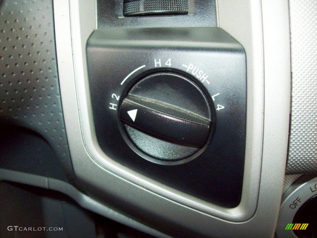 2005 Toyota Tacoma V6 TRD Access Cab 4x4 Controls Photo #65506160