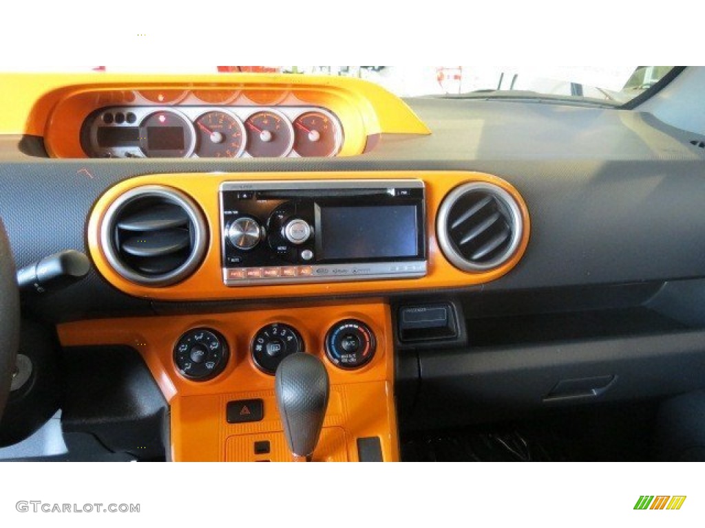 2010 Scion xB Standard xB Model Controls Photo #65507573