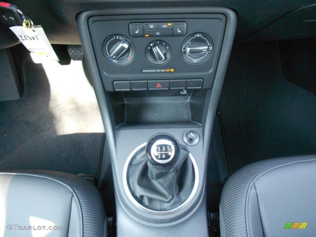 2012 Volkswagen Beetle 2.5L 5 Speed Manual Transmission Photo #65508992