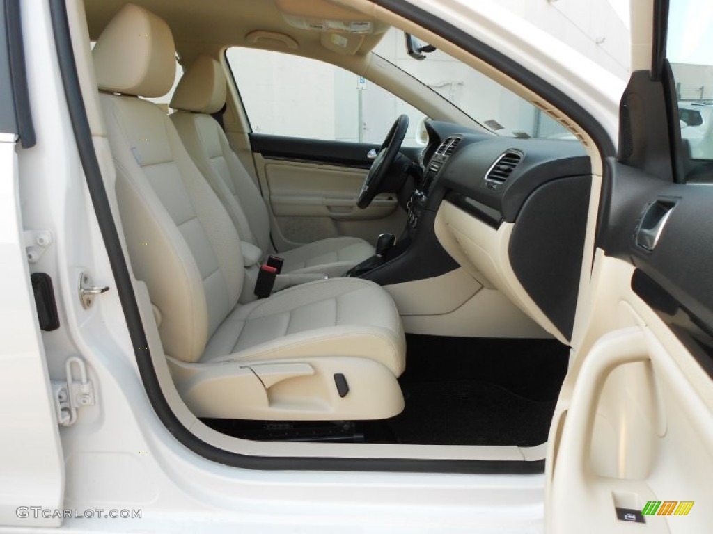 2012 Volkswagen Jetta SE SportWagen Front Seat Photo #65509631