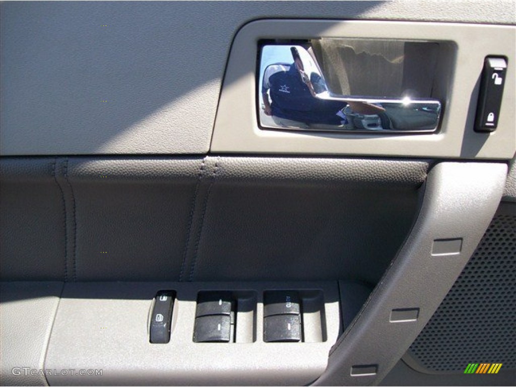 2011 Focus SEL Sedan - Ingot Silver Metallic / Charcoal Black photo #8