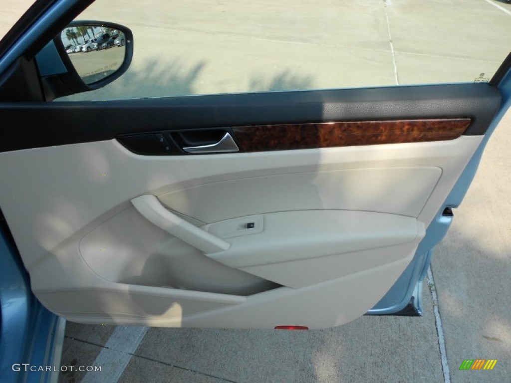 2012 Volkswagen Passat V6 SEL Cornsilk Beige Door Panel Photo #65510105