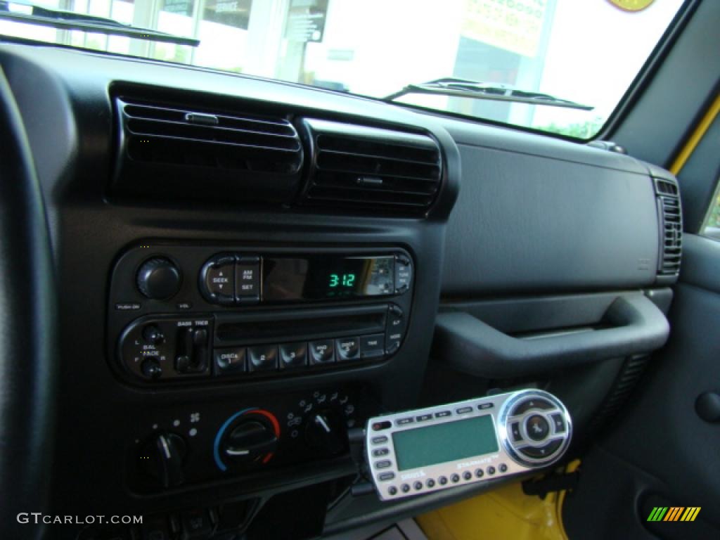 2004 Wrangler Sport 4x4 - Solar Yellow / Dark Slate Gray photo #12