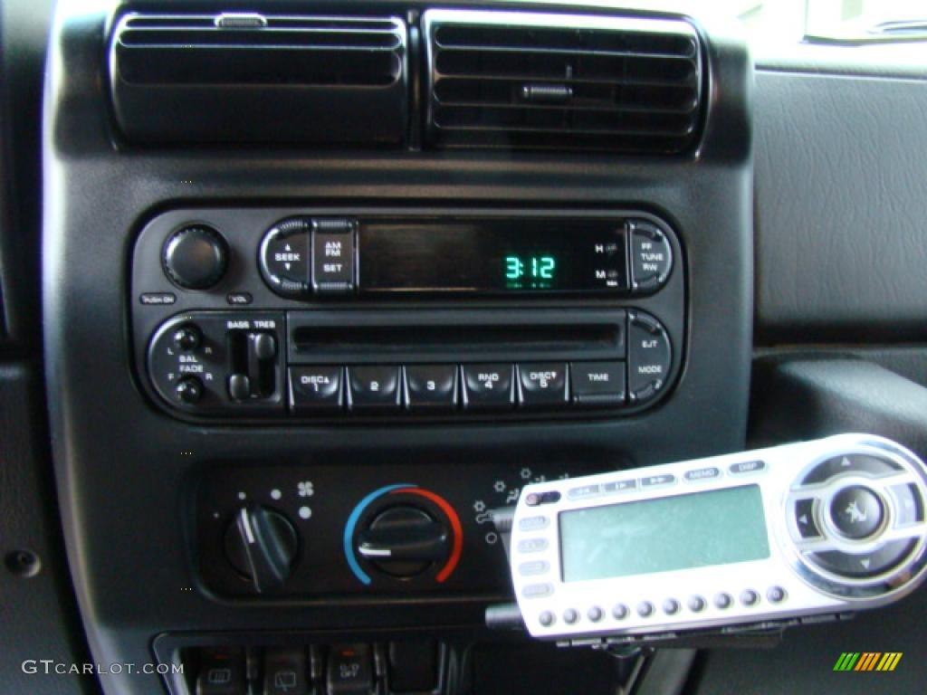 2004 Wrangler Sport 4x4 - Solar Yellow / Dark Slate Gray photo #13