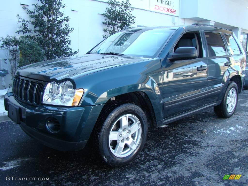 2005 Grand Cherokee Laredo 4x4 - Deep Beryl Green Pearl / Medium Slate Gray photo #2