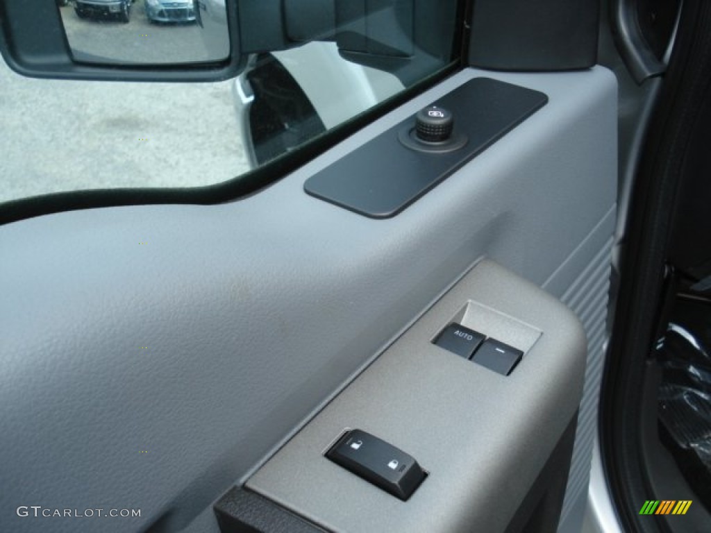 2012 Ford F350 Super Duty XLT Regular Cab 4x4 Controls Photo #65516603