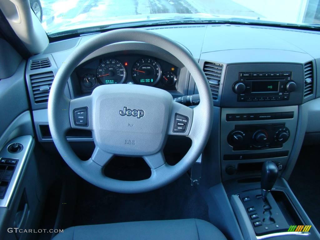 2005 Grand Cherokee Laredo 4x4 - Deep Beryl Green Pearl / Medium Slate Gray photo #11