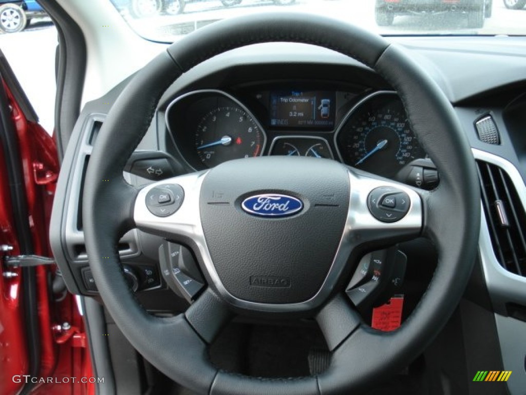 2012 Focus SE Sport Sedan - Red Candy Metallic / Two-Tone Sport photo #18