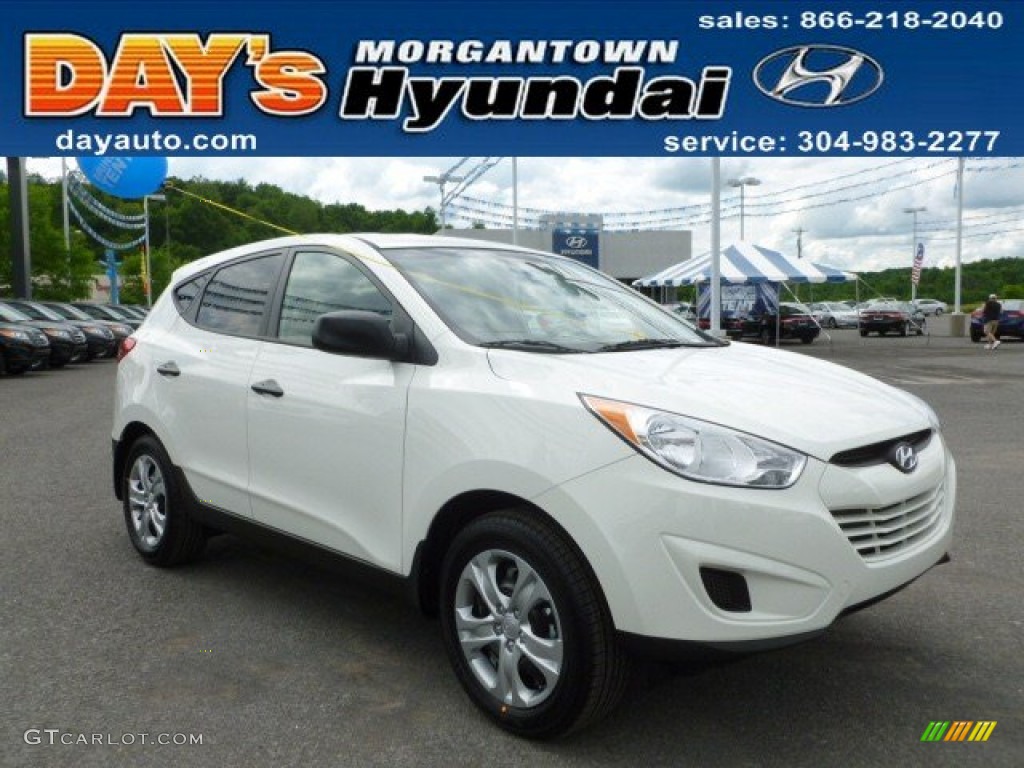 2012 Tucson GL - Cotton White / Taupe photo #1