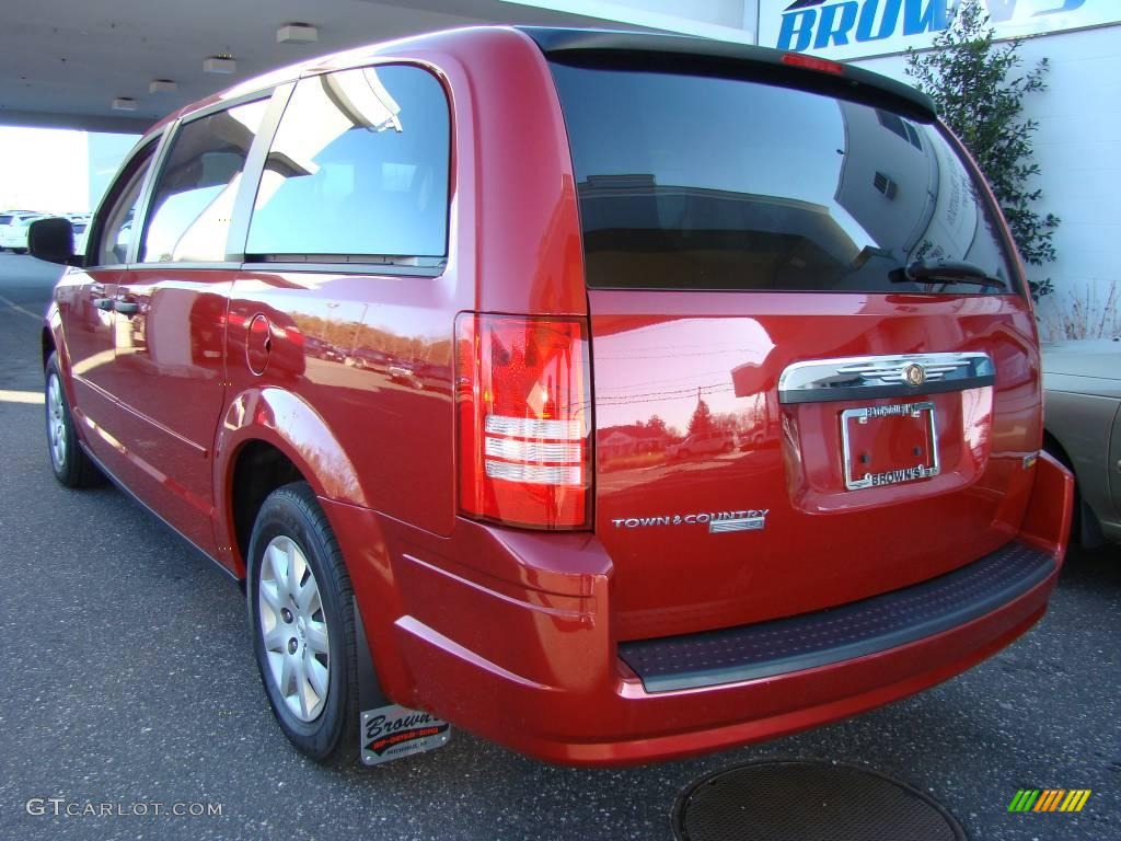 2008 Town & Country LX - Inferno Red Crystal Pearlcoat / Medium Slate Gray/Light Shale photo #4