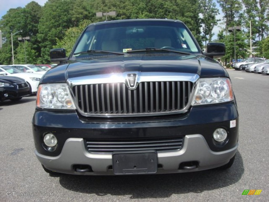 2003 Navigator Luxury 4x4 - Black / Light Parchment photo #8