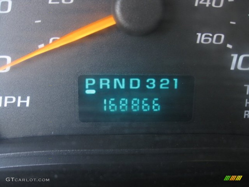 2005 Express 2500 Cargo Van - Summit White / Neutral photo #8