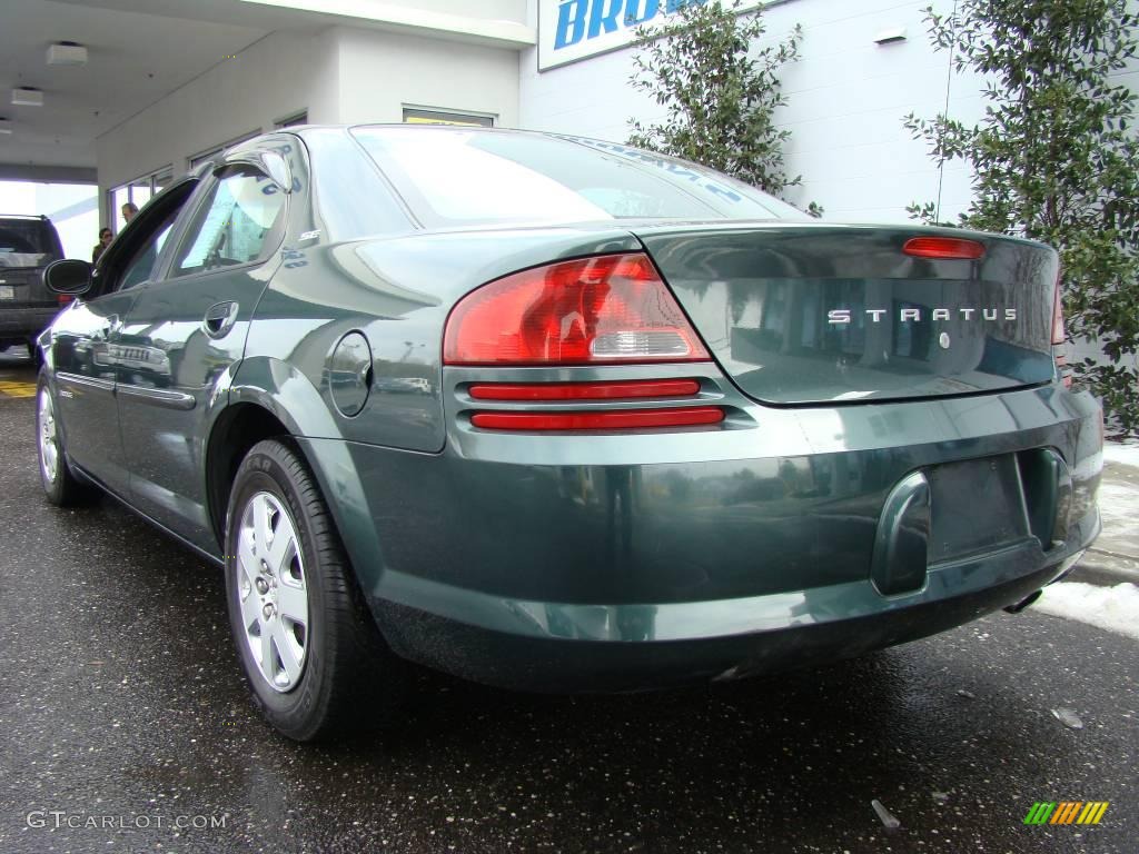 2001 Stratus SE Sedan - Shale Green Metallic / Dark Slate Gray photo #4