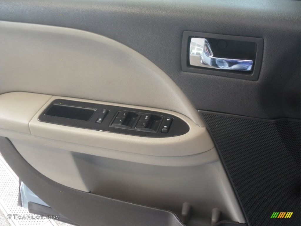 2008 Taurus X SEL AWD - Light Ice Blue Metallic / Medium Light Stone photo #16