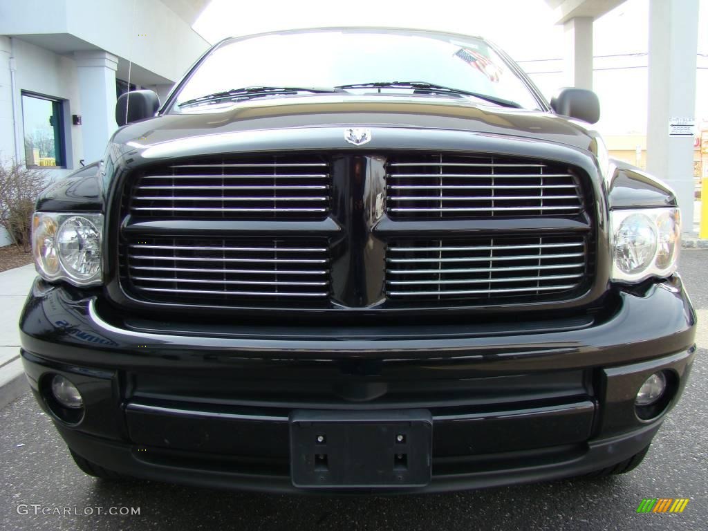 2004 Ram 1500 SLT Quad Cab 4x4 - Black / Dark Slate Gray photo #3