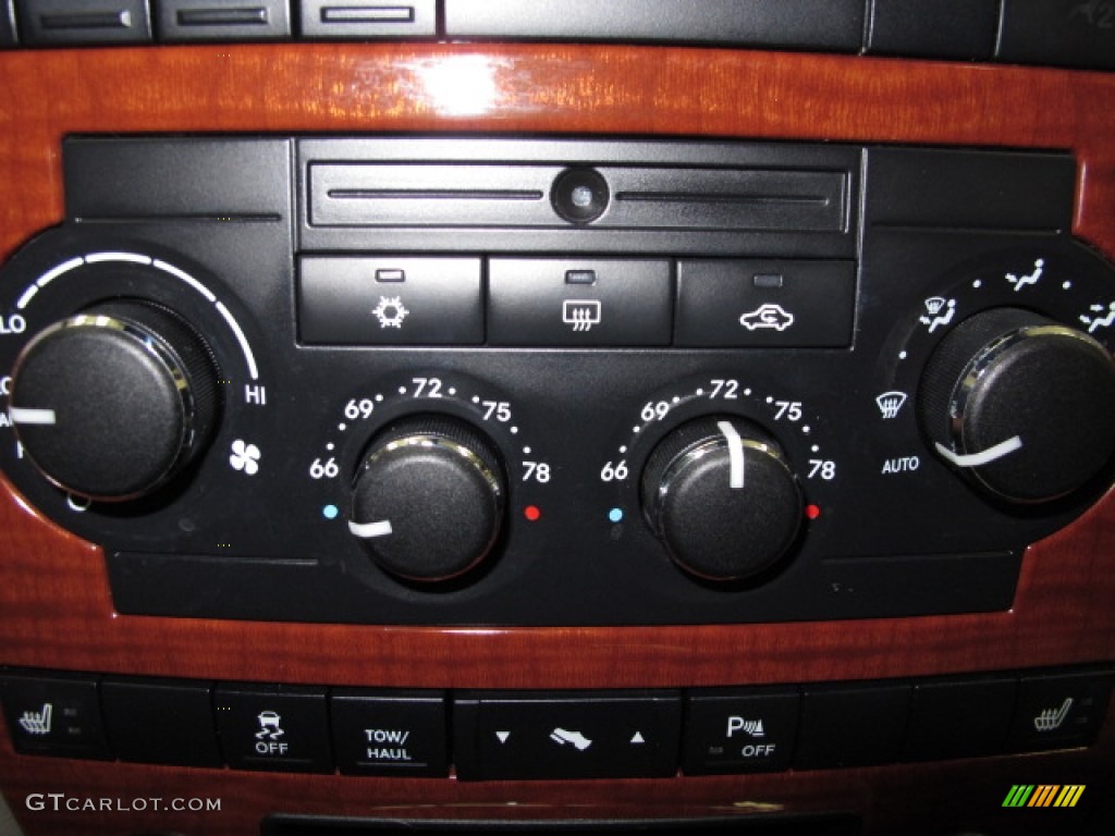 2005 Jeep Grand Cherokee Limited 4x4 Controls Photo #65529935