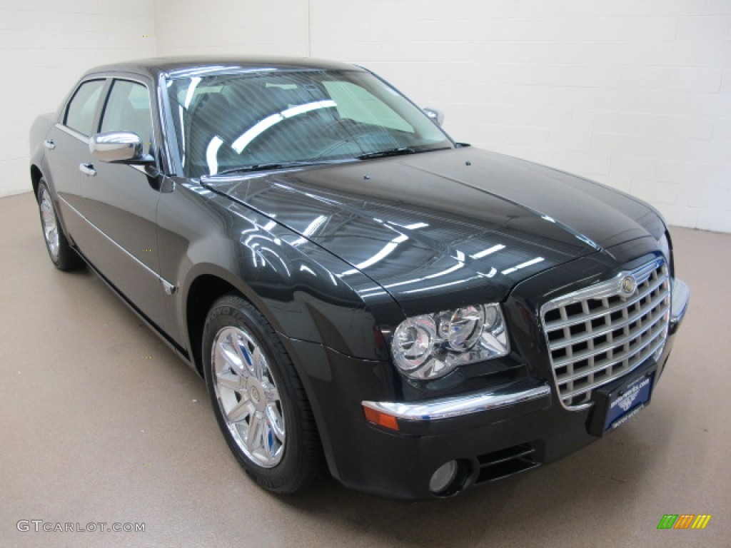 Brilliant Black Crystal Pearl Chrysler 300