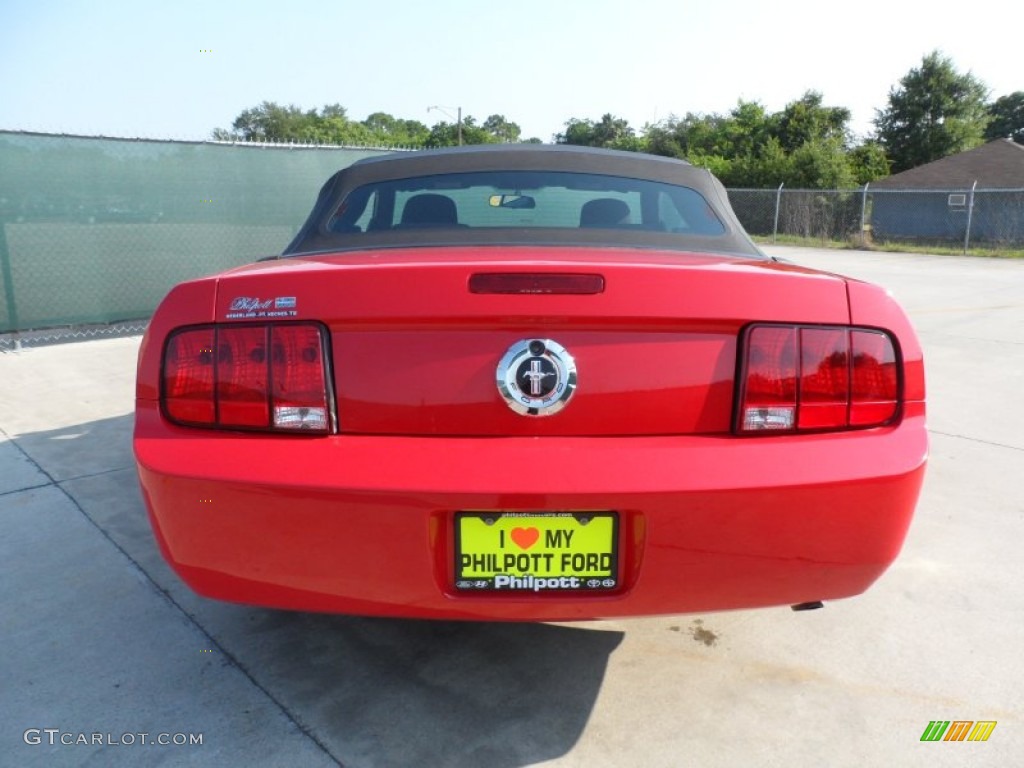 2007 Mustang V6 Deluxe Convertible - Torch Red / Dark Charcoal photo #4