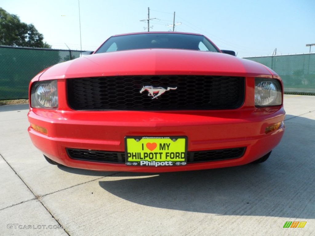 2007 Mustang V6 Deluxe Convertible - Torch Red / Dark Charcoal photo #9