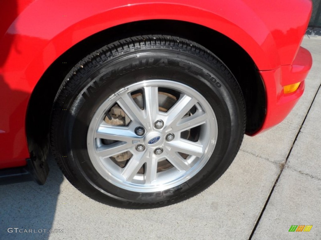 2007 Mustang V6 Deluxe Convertible - Torch Red / Dark Charcoal photo #15