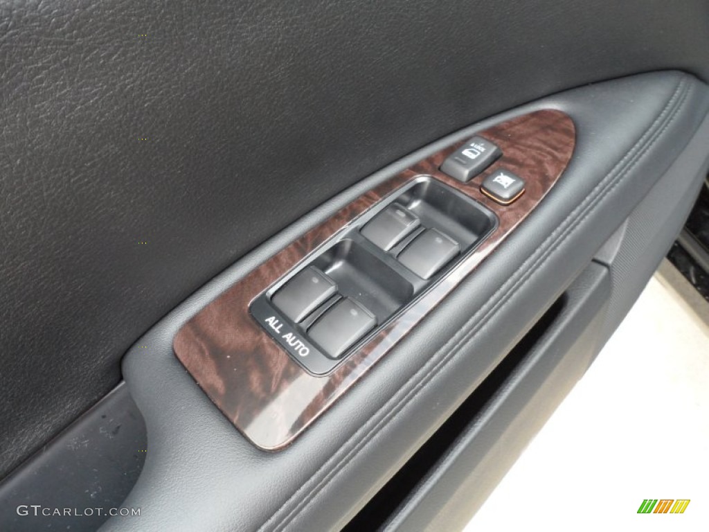 2012 Toyota Avalon Limited Controls Photo #65536968