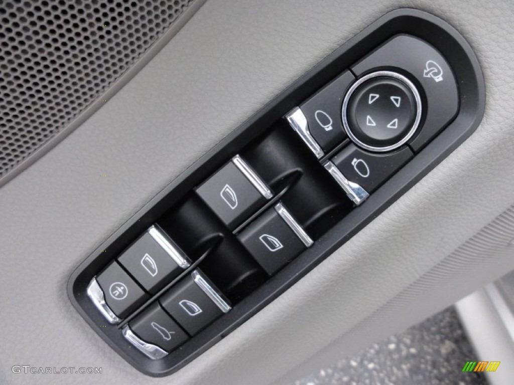 2011 Porsche Panamera 4 Controls Photo #65536986
