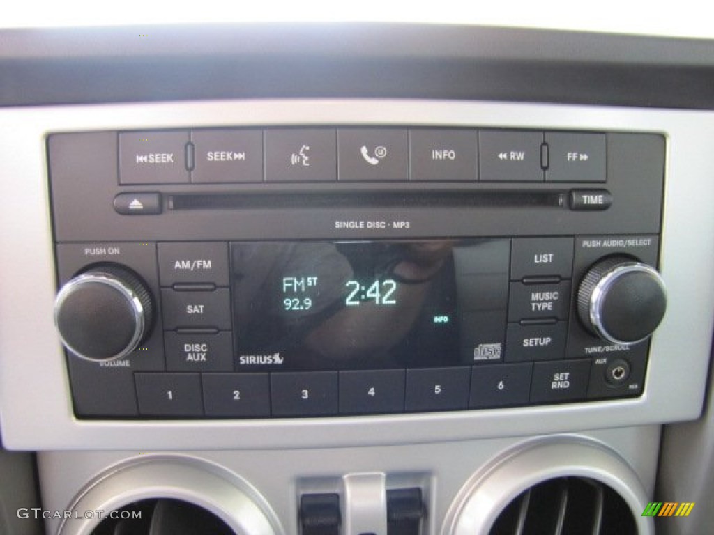 2009 Jeep Wrangler Unlimited Sahara 4x4 Controls Photo #65538354