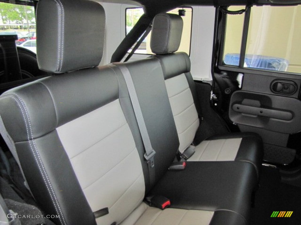 2009 Jeep Wrangler Unlimited Sahara 4x4 Rear Seat Photos