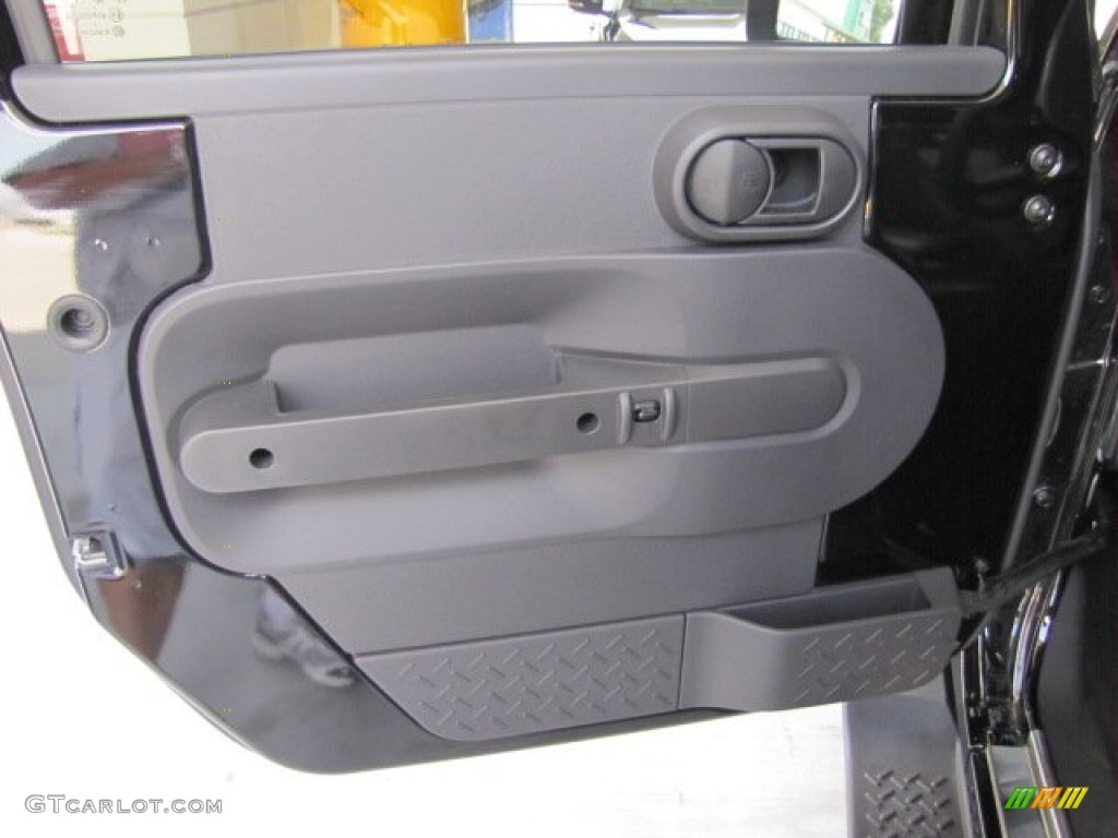 2009 Jeep Wrangler Unlimited Sahara 4x4 Dark Slate Gray/Medium Slate Gray Door Panel Photo #65538513