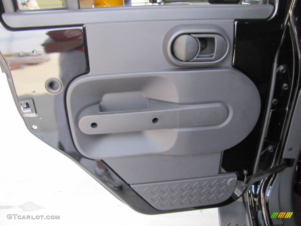 2009 Jeep Wrangler Unlimited Sahara 4x4 Dark Slate Gray/Medium Slate Gray Door Panel Photo #65538519